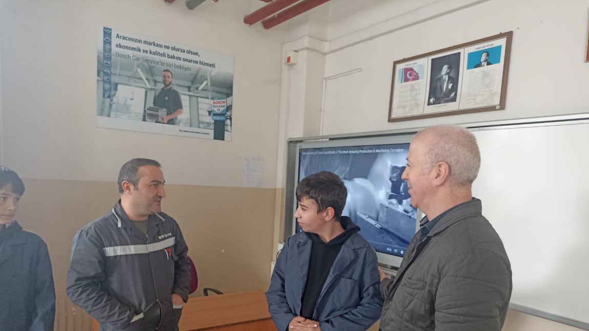 Osmangazi İlçe Milli Eğitim Şube Müdürü  Hasan Ali TÜZEN'in Okulumuzu Ziyareti